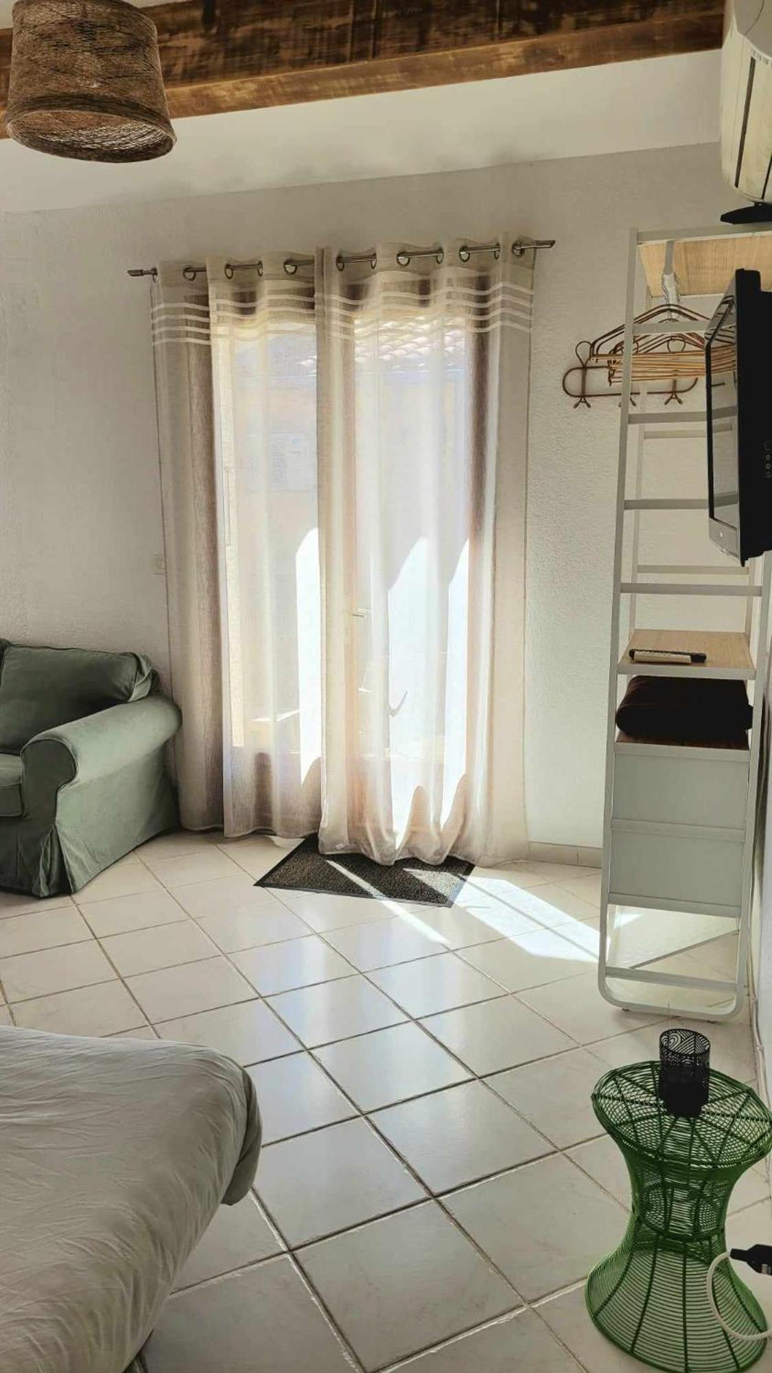 Maison Independante Avec Jardin, Studio De 26M2 Tout Equipe Avec Climatisation Reversible Casa de Férias