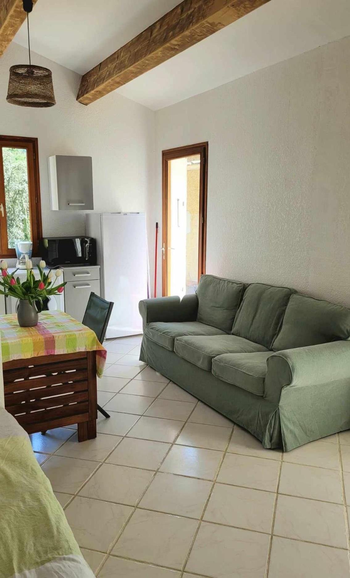 Casa de Férias Maison Independante Avec Jardin, Studio De 26M2 Tout Equipe Avec Climatisation Reversible Rochegude (Drome)