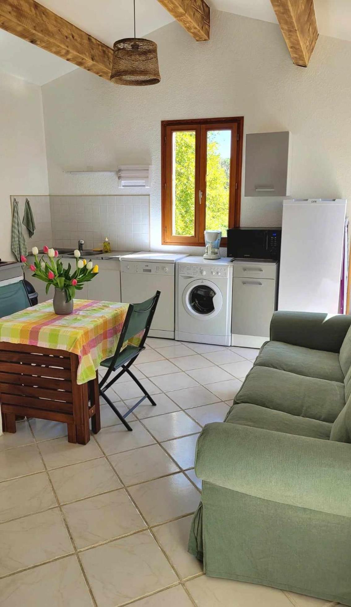 Casa de Férias Maison Independante Avec Jardin, Studio De 26M2 Tout Equipe Avec Climatisation Reversible Rochegude (Drome)