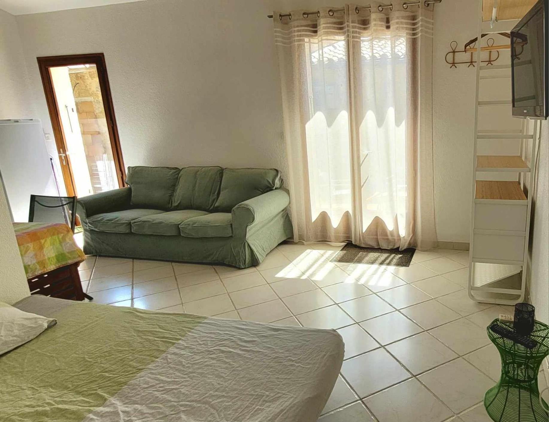De 26 M2 Equipe, Avec Exterieur * Rochegude (Drome)