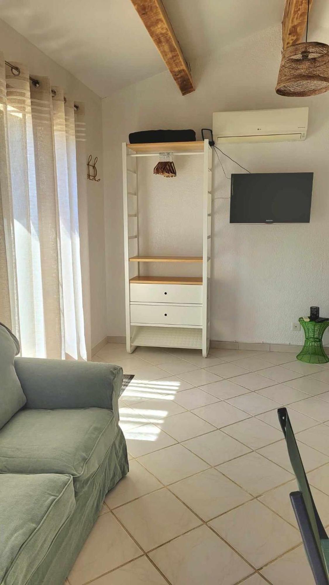De 26 M2 Equipe, Avec Exterieur